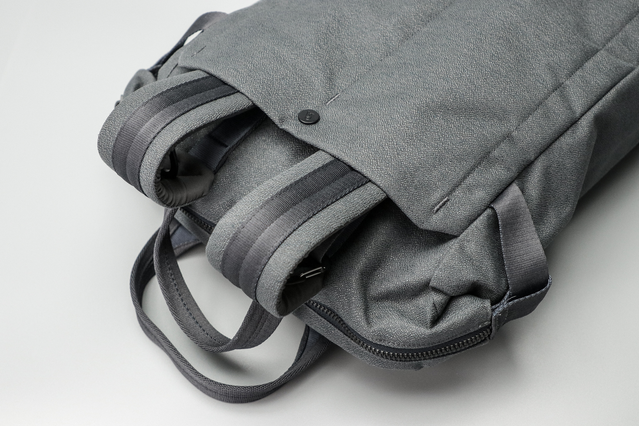 Bellroy Tokyo Totepack straps