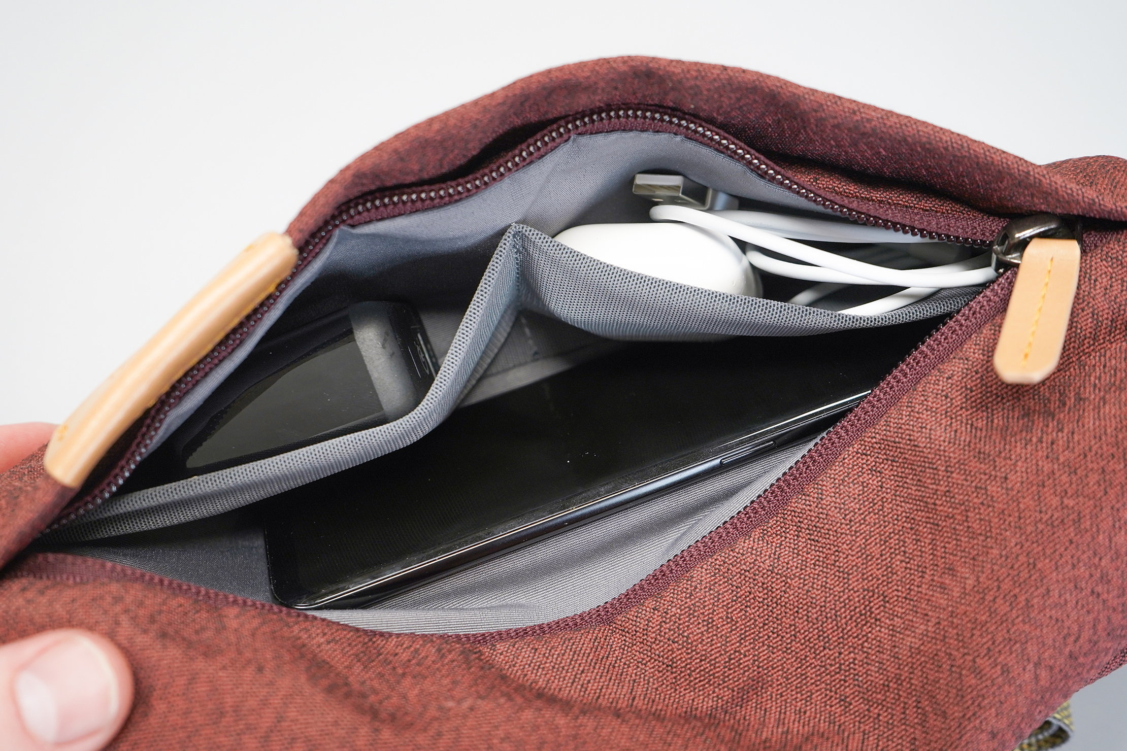 Bellroy Sling Mini | Front compartment