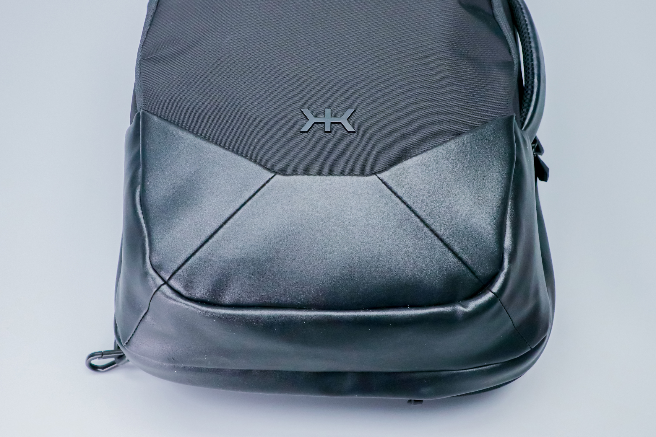 Knack Medium Expandable Pack Series 2 leather and logo