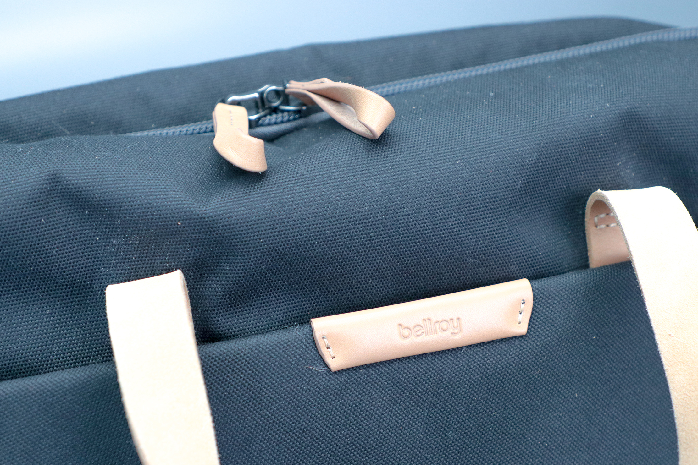 Bellroy Flight Bag Logo Zippers