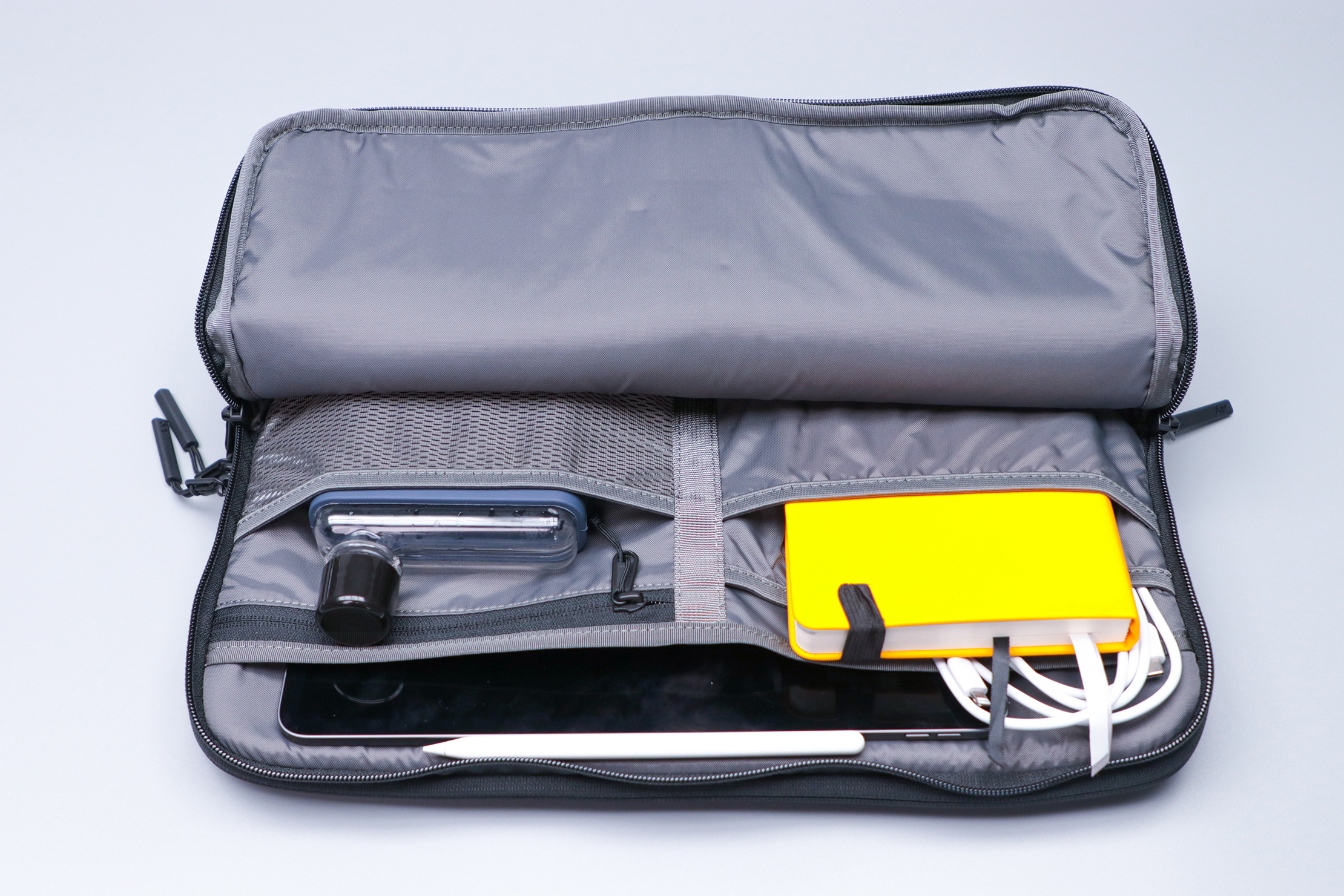 Aer Tech Folio 16" Main Compartment