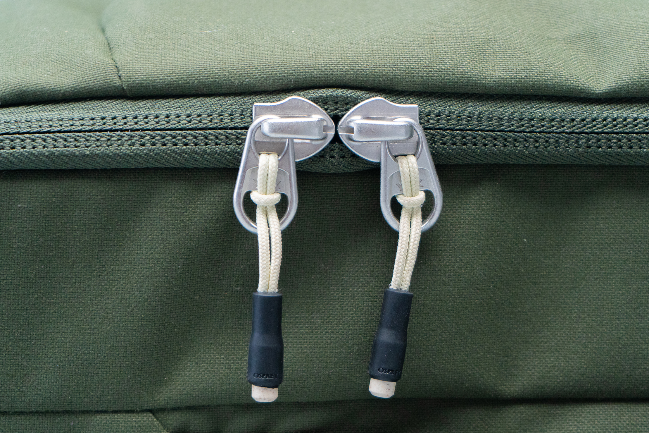 Osprey Arcane Duffel Zippers