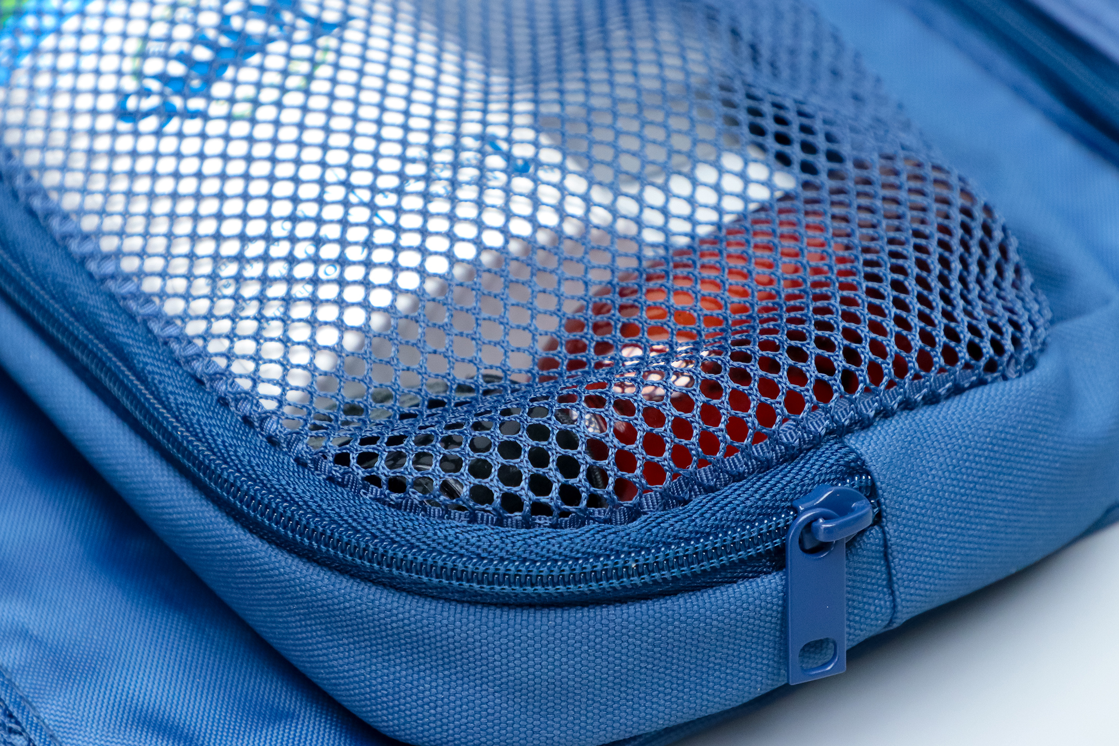 Muji Hanging Case With Pouch mesh