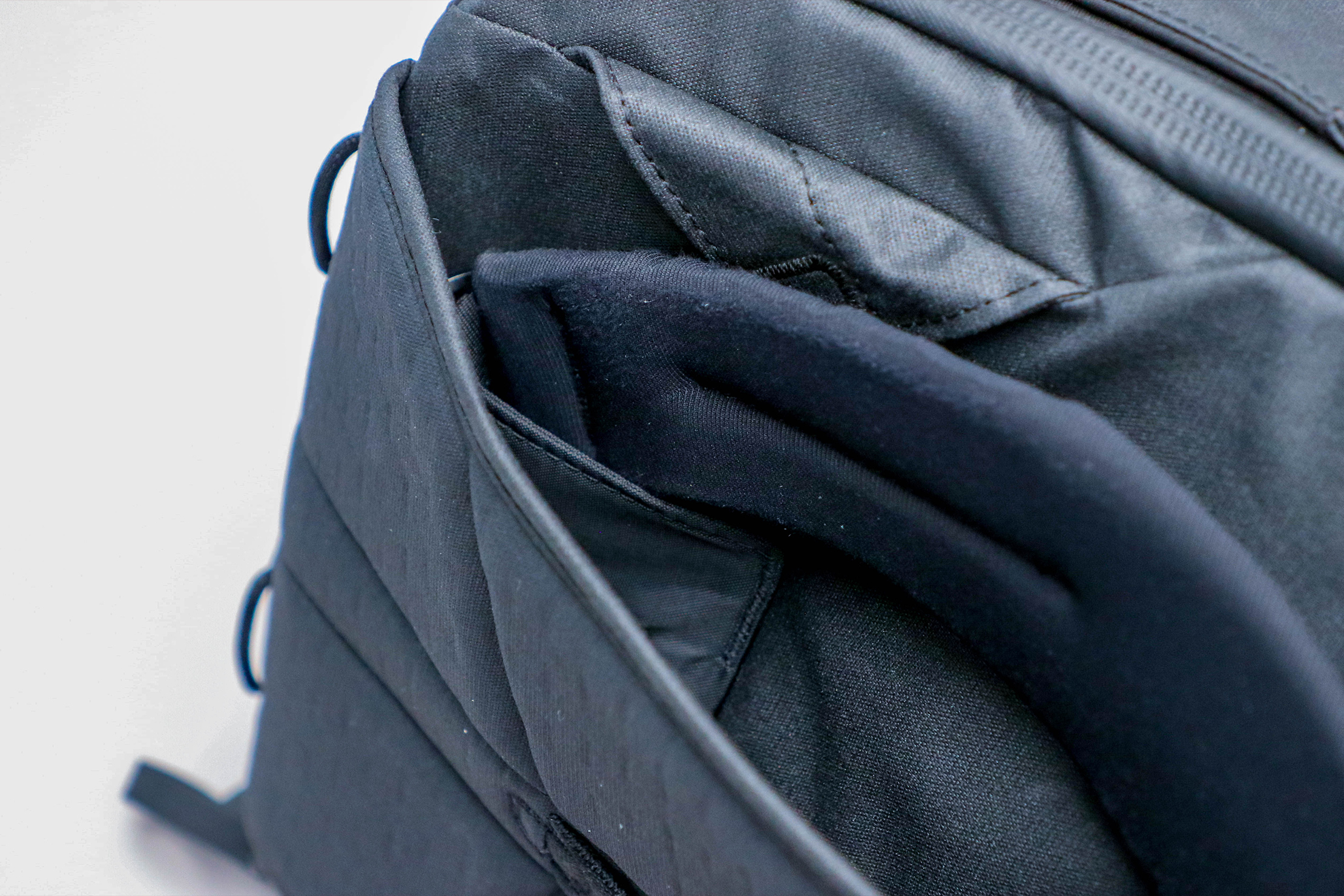 Peak Design Travel Backpack 30L Detail 2