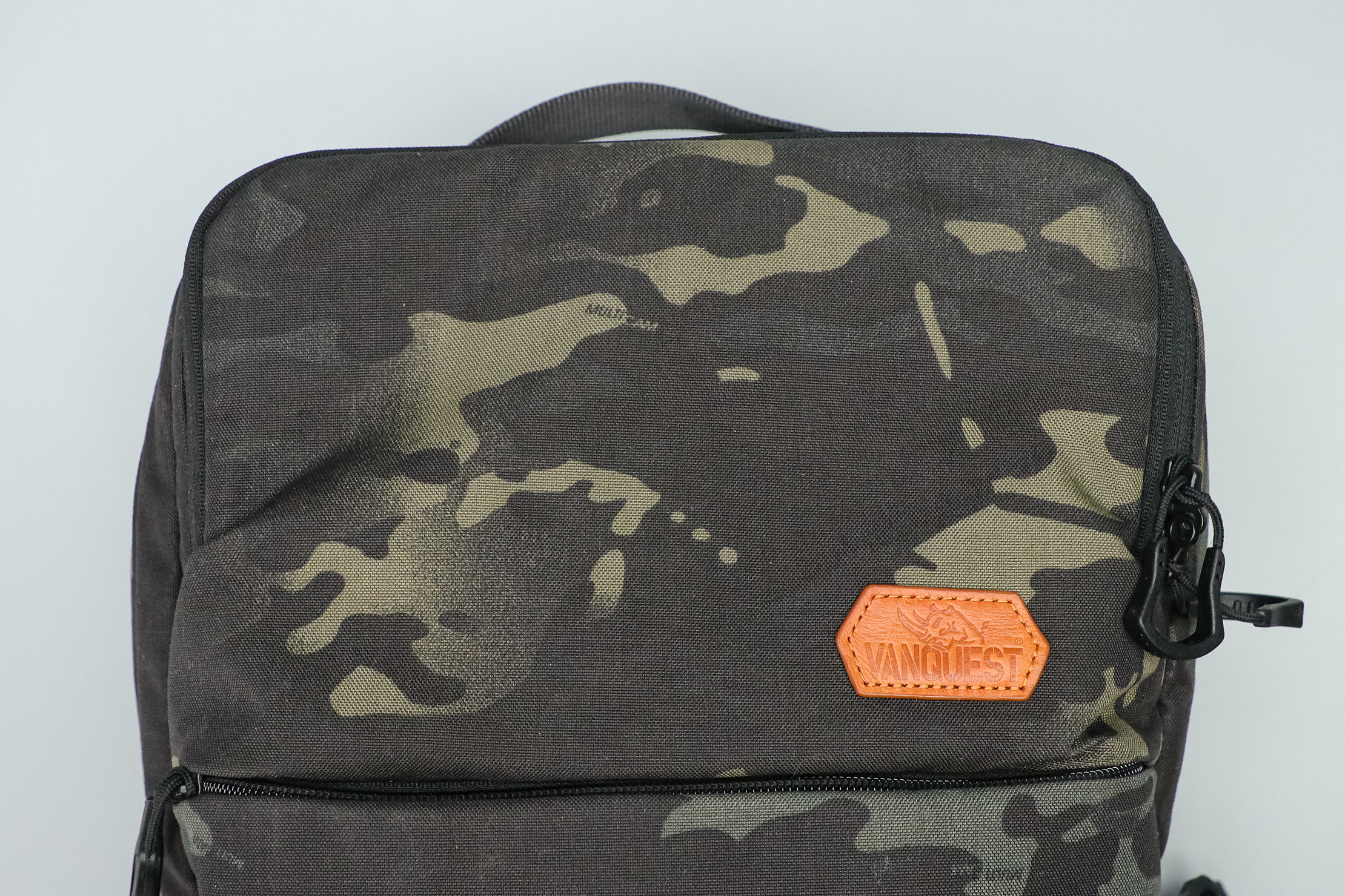 Vanquest ADDAX-18 Backpack logo and material