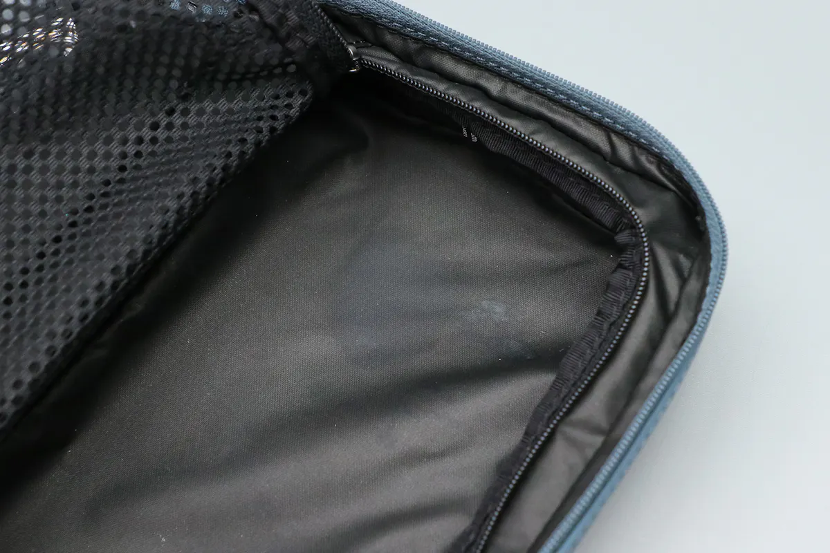 clamshell toiletry bag
