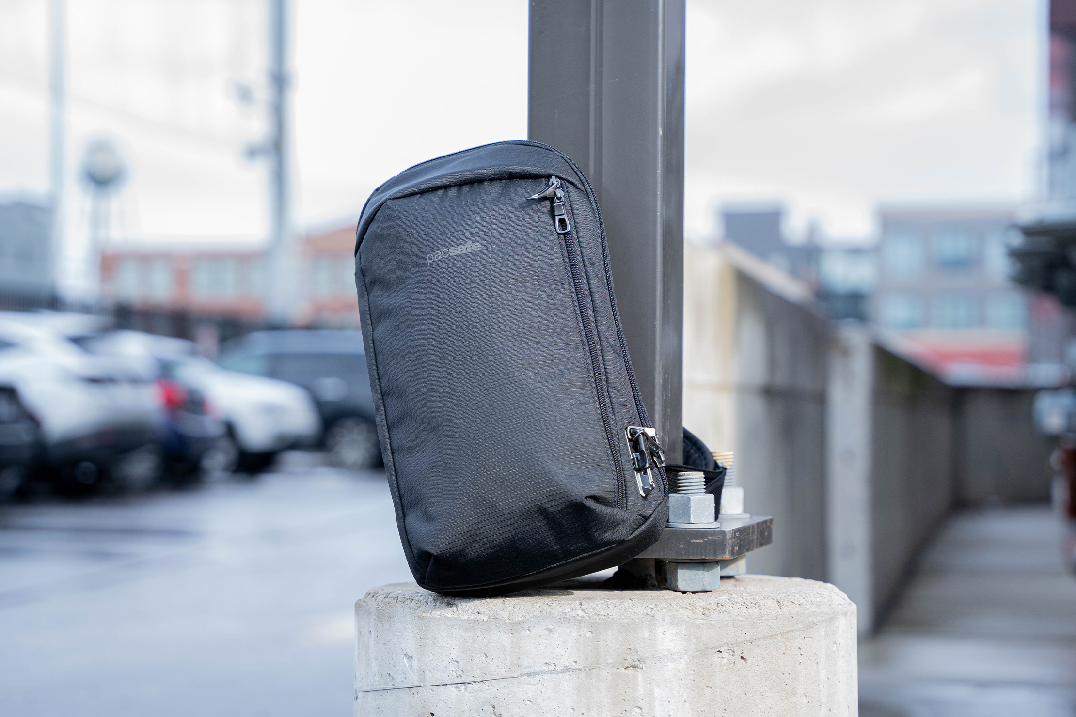 Pacsafe Vibe 325 Anti-Theft Sling Pack Review | Pack Hacker