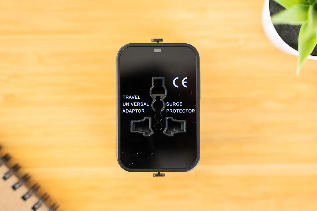 MINGTONG Universal Travel Adapter