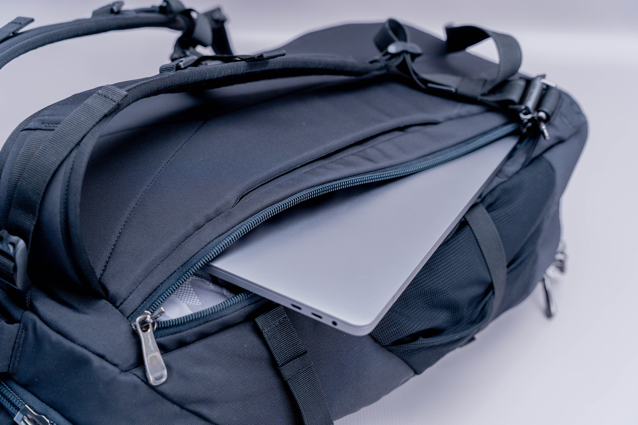 Pacsafe Venturesafe EXP35 Travel Backpack Laptop