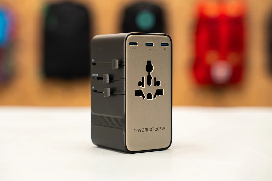 MOMAX 1-World² 205W All-in-One Travel Adapter
