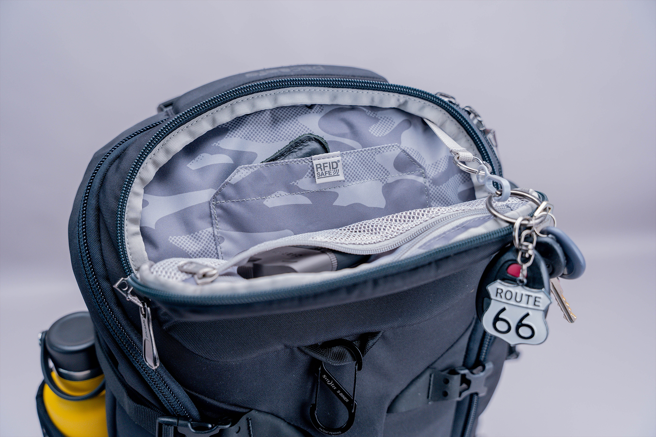 Pacsafe Venturesafe EXP35 Travel Backpack RFID