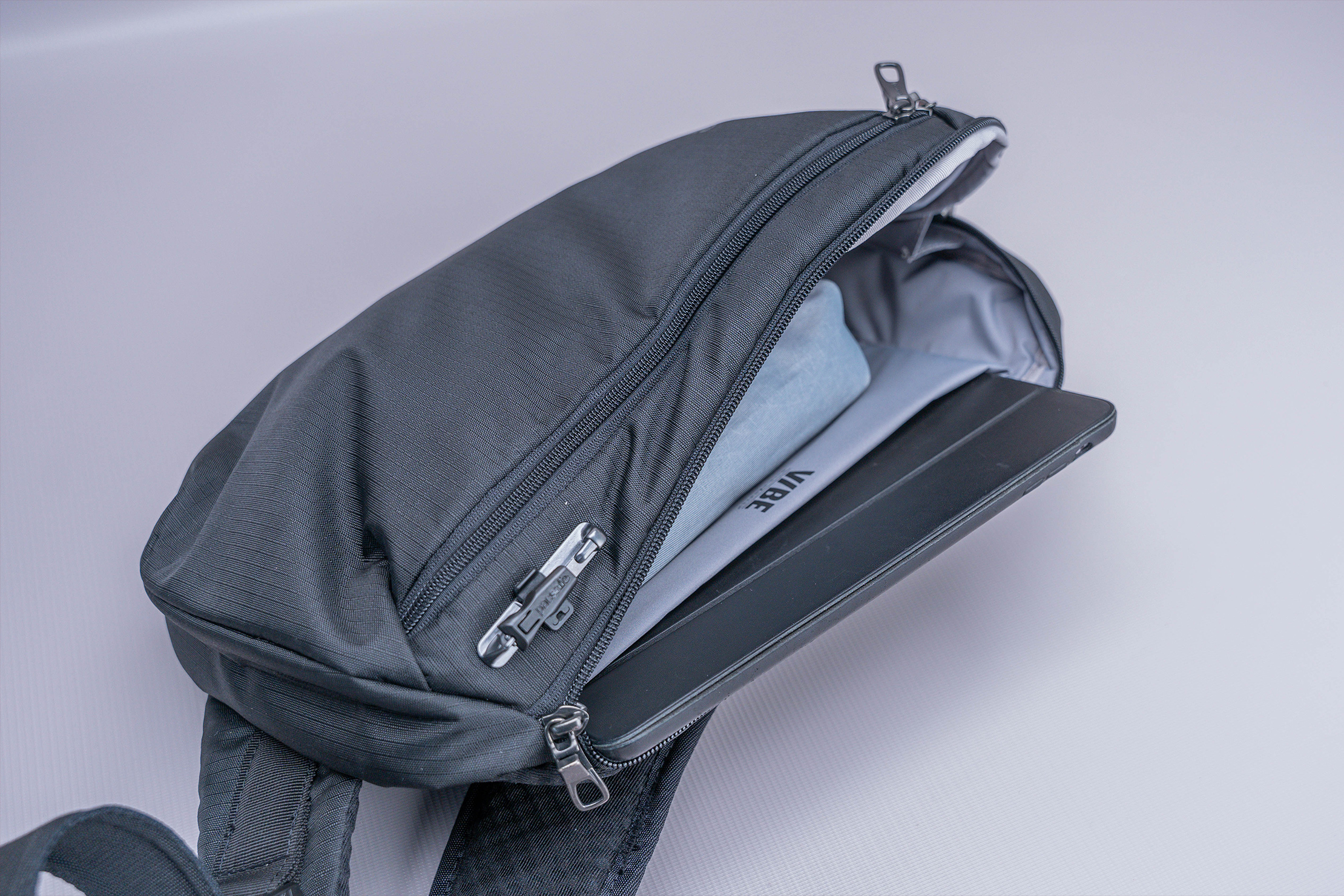 Pacsafe Vibe 325 Anti-Theft Sling Pack Review | Pack Hacker