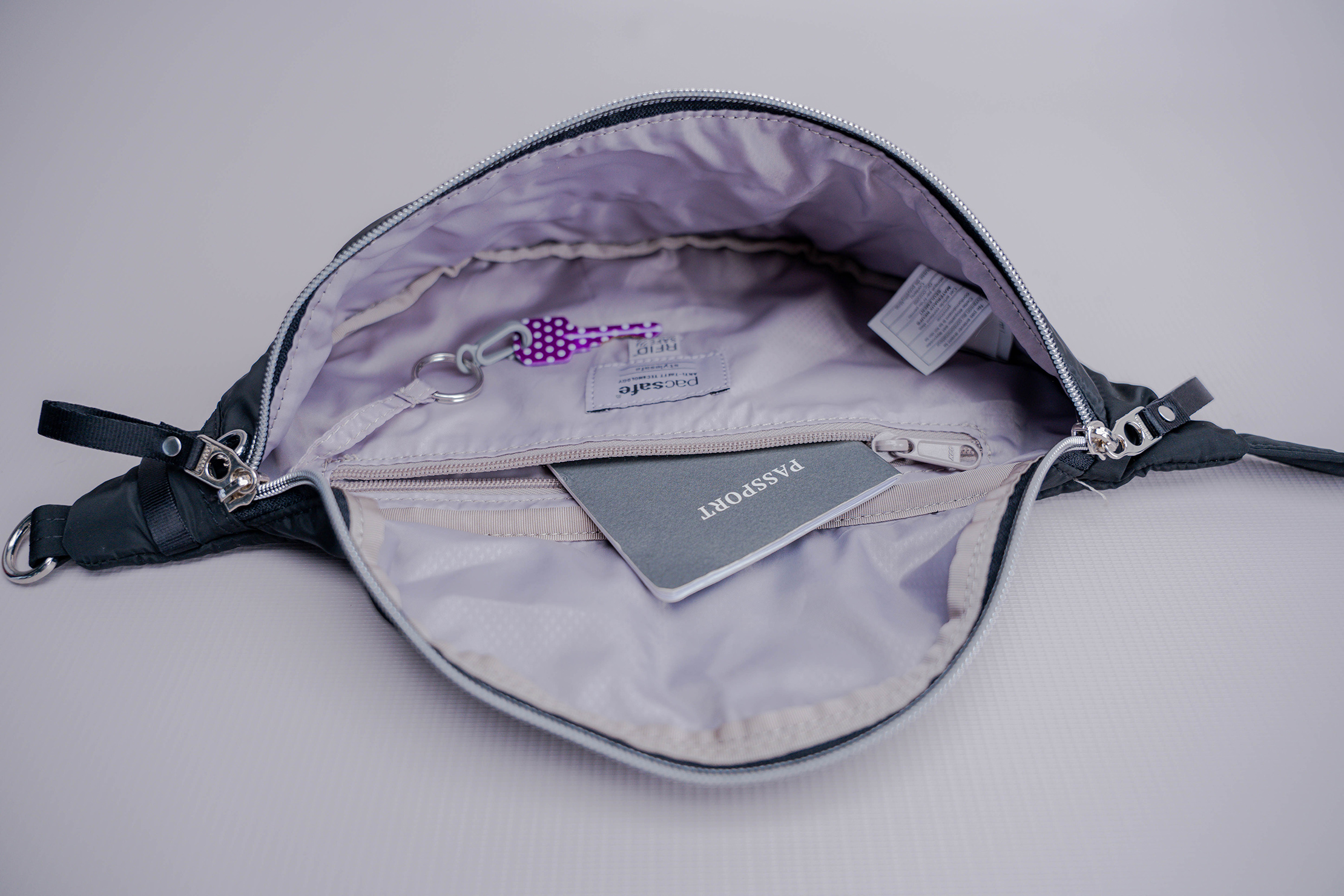 Pacsafe Stylesafe Sling Pack Interior