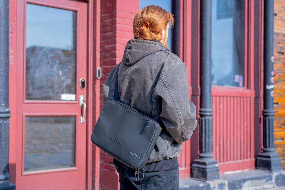 NOMATIC Tech Case Review Pack Hacker