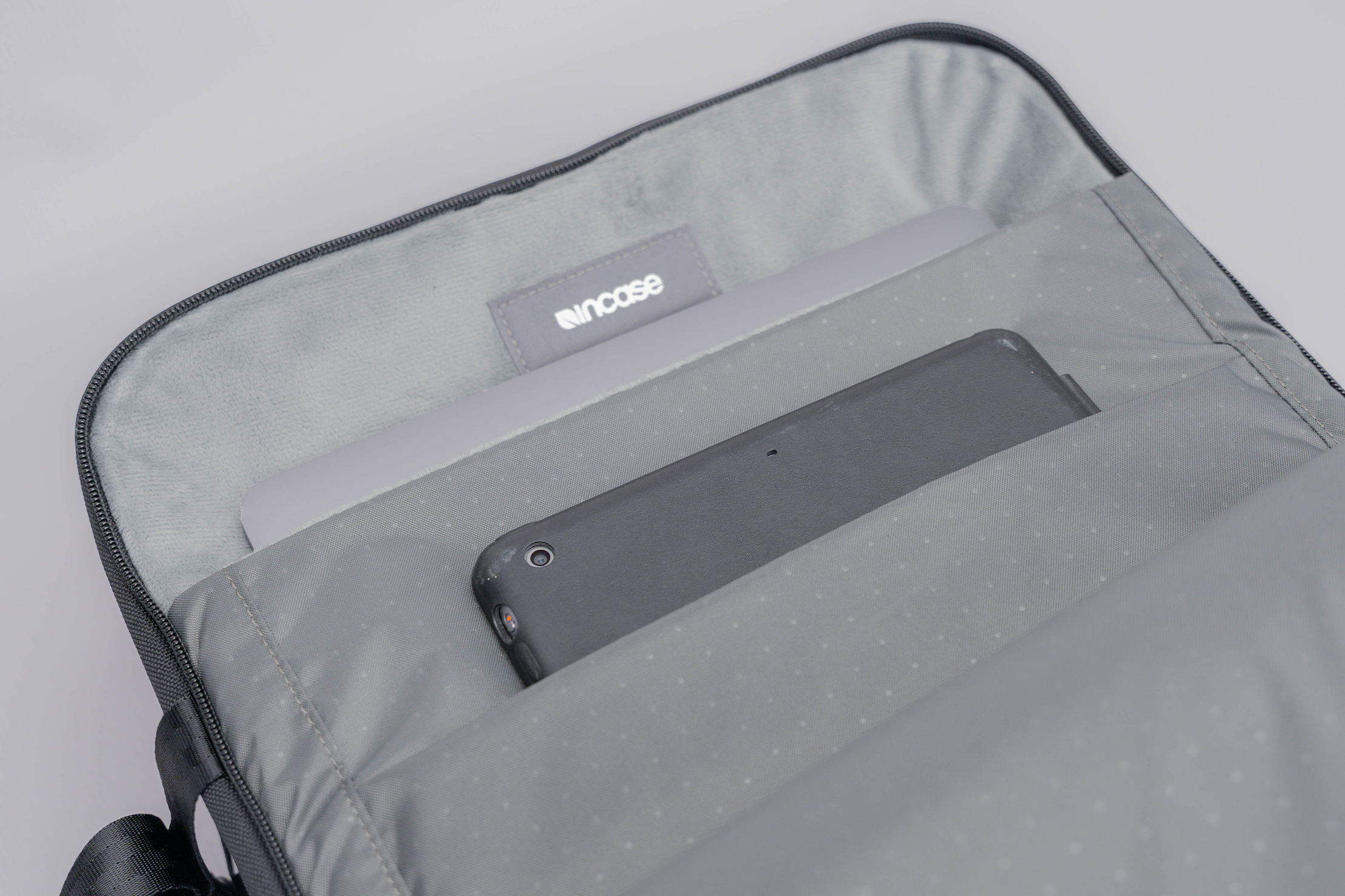 Incase A.R.C. Travel Pack Tablet