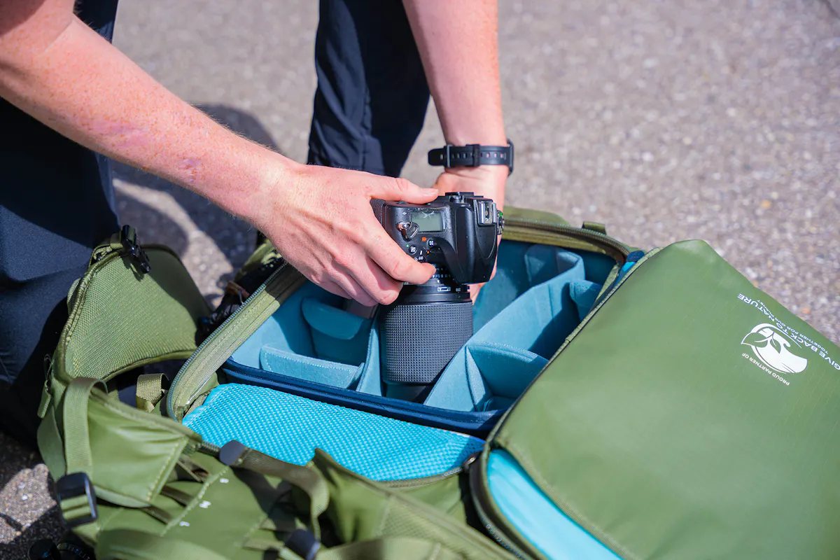 Shimoda Designs Explore V2 30 Zaino Per Fotocamera Verde Militare - Con Insertio Mirrorless Medio E Passaporto