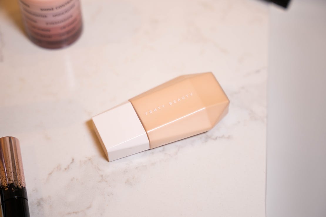 Fenty Beauty Eaze Drop Blurring Skin Tint