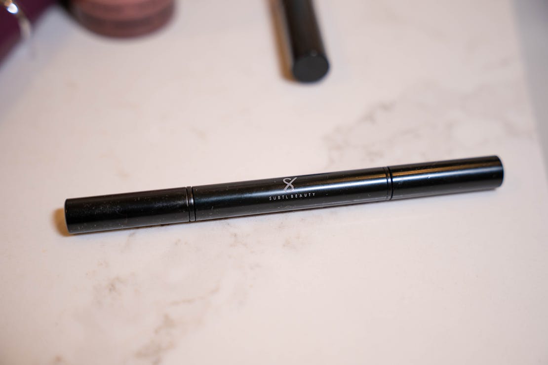 Subtl Beauty Dual-End Eye Shadow Brush Review