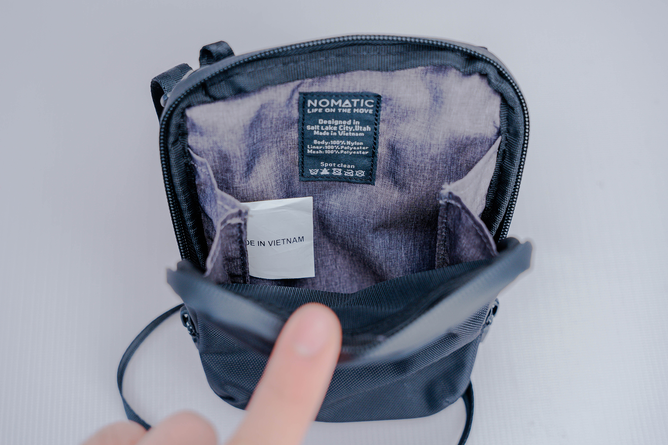NOMATIC Access Pouch Tag