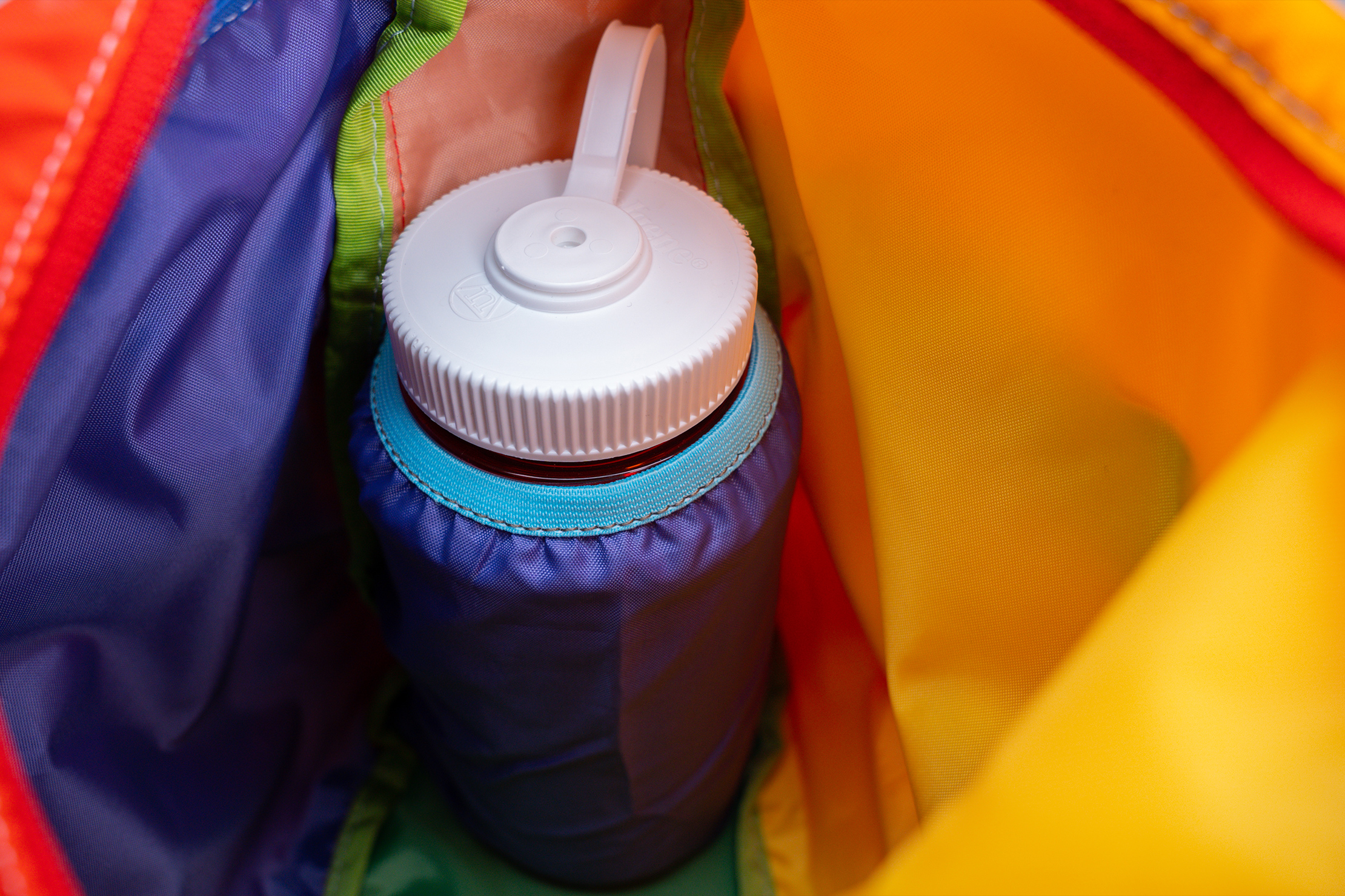 Cotopaxi Taal Convertible Tote Del Día Bottle