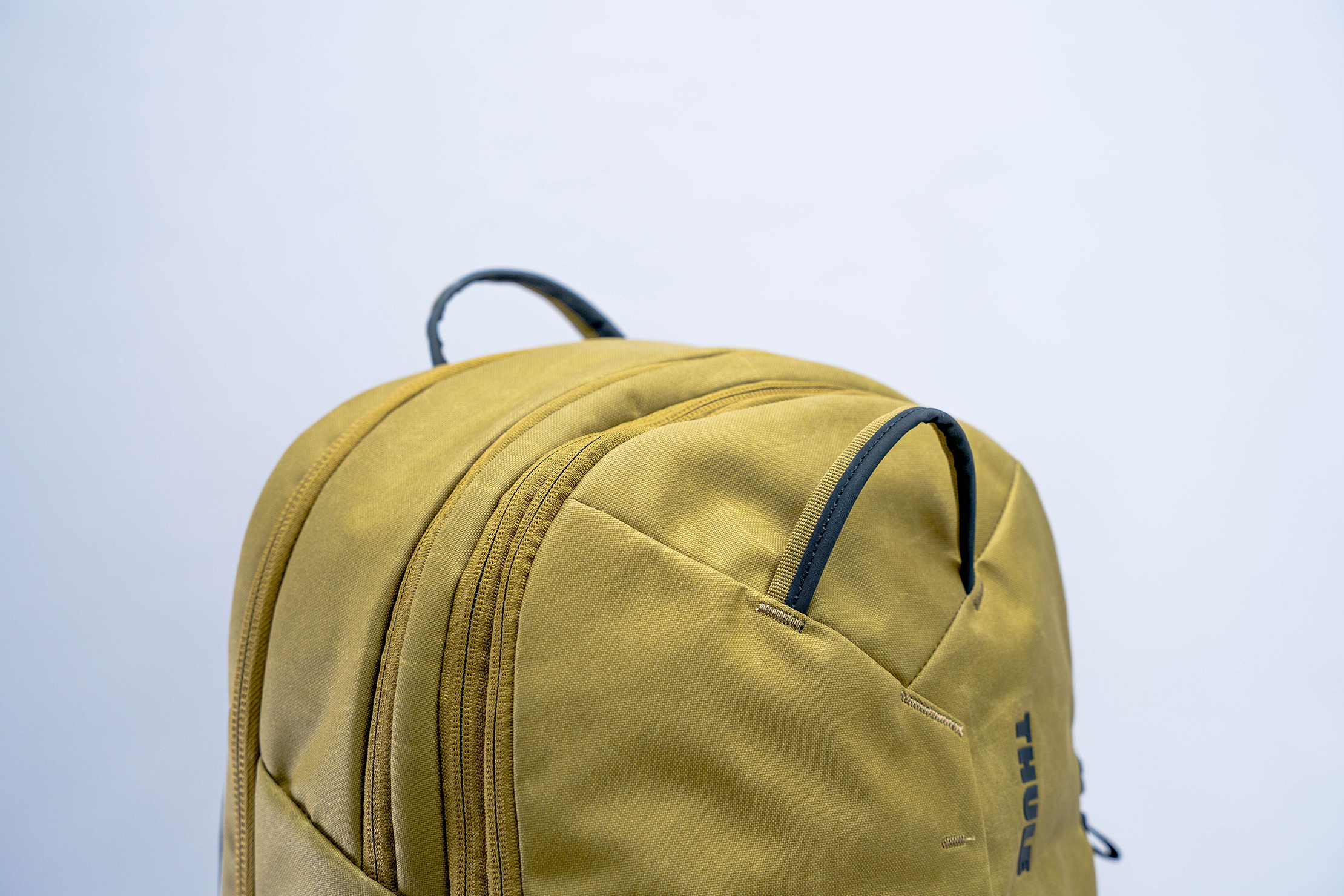 Thule Aion 28L Backpack Handle Studio