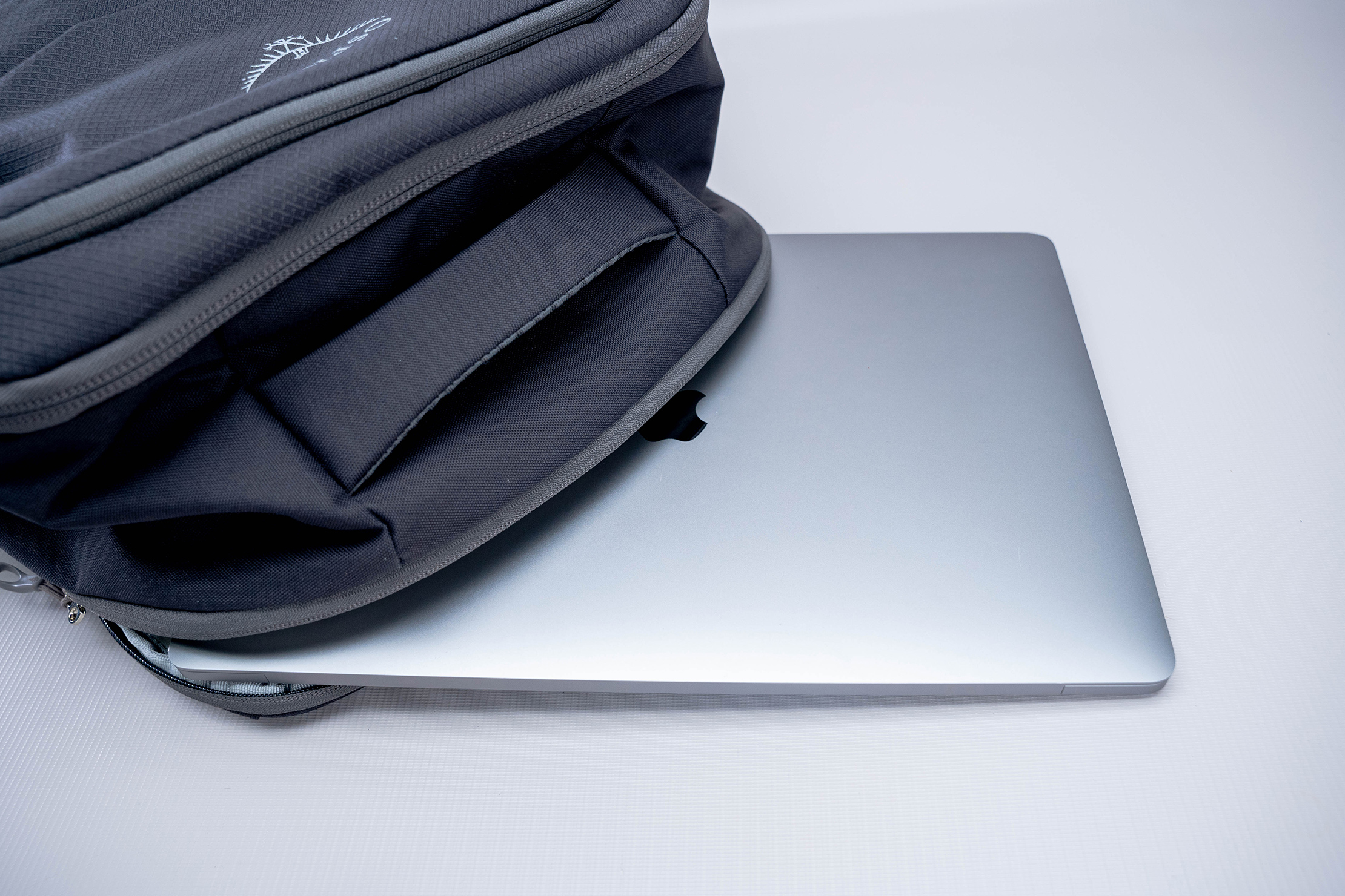 Osprey Daylite Carry-On Travel Pack 44 Laptop