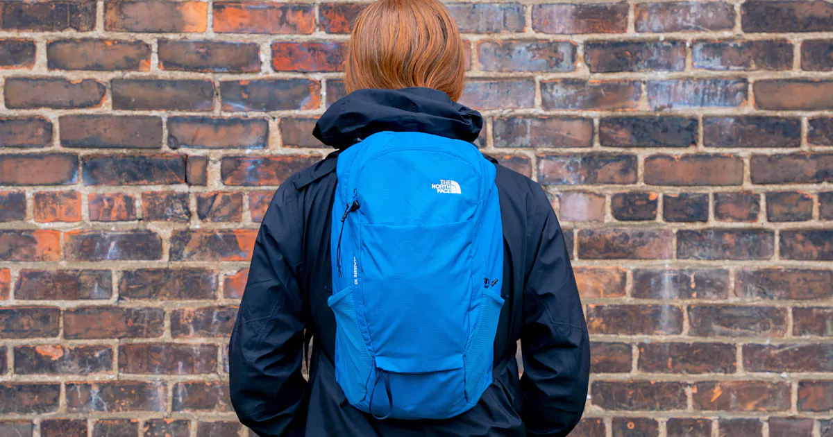 north face 18l backpack The Basin 18 Liter Technical Daypack with Rain Cover while the breathable NextVent back panel and shoulder straps enhance carrying comfort The North Face Small Mountain