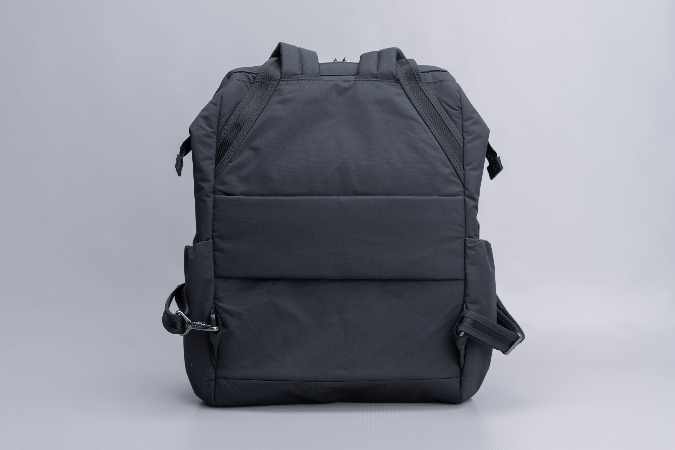 pacsafe-citysafe-cx-anti-theft-backpack-back-studio