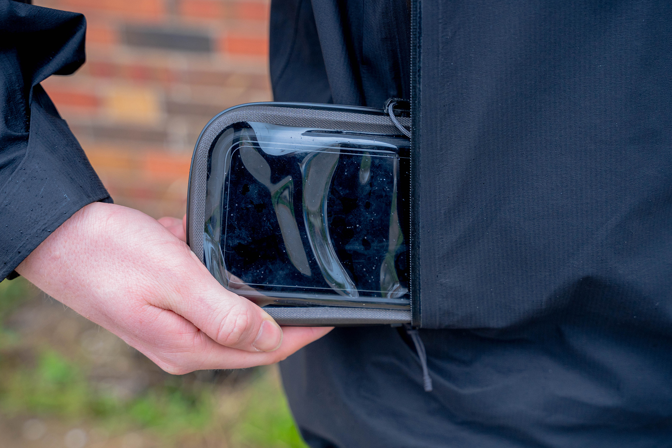Nite Ize Runoff Waterproof Phone Case Pocket