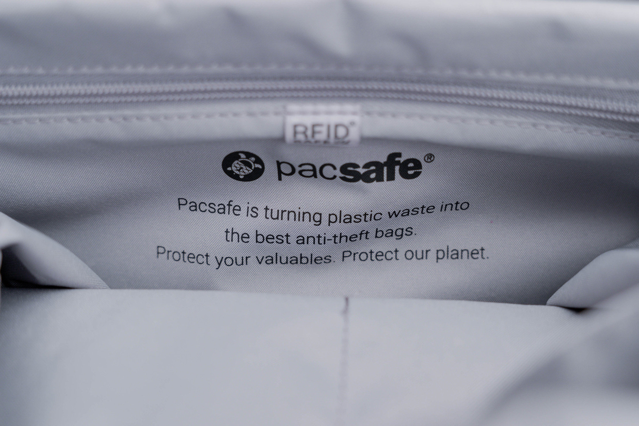 pacsafe-citysafe-cx-anti-theft-backpack-rfid