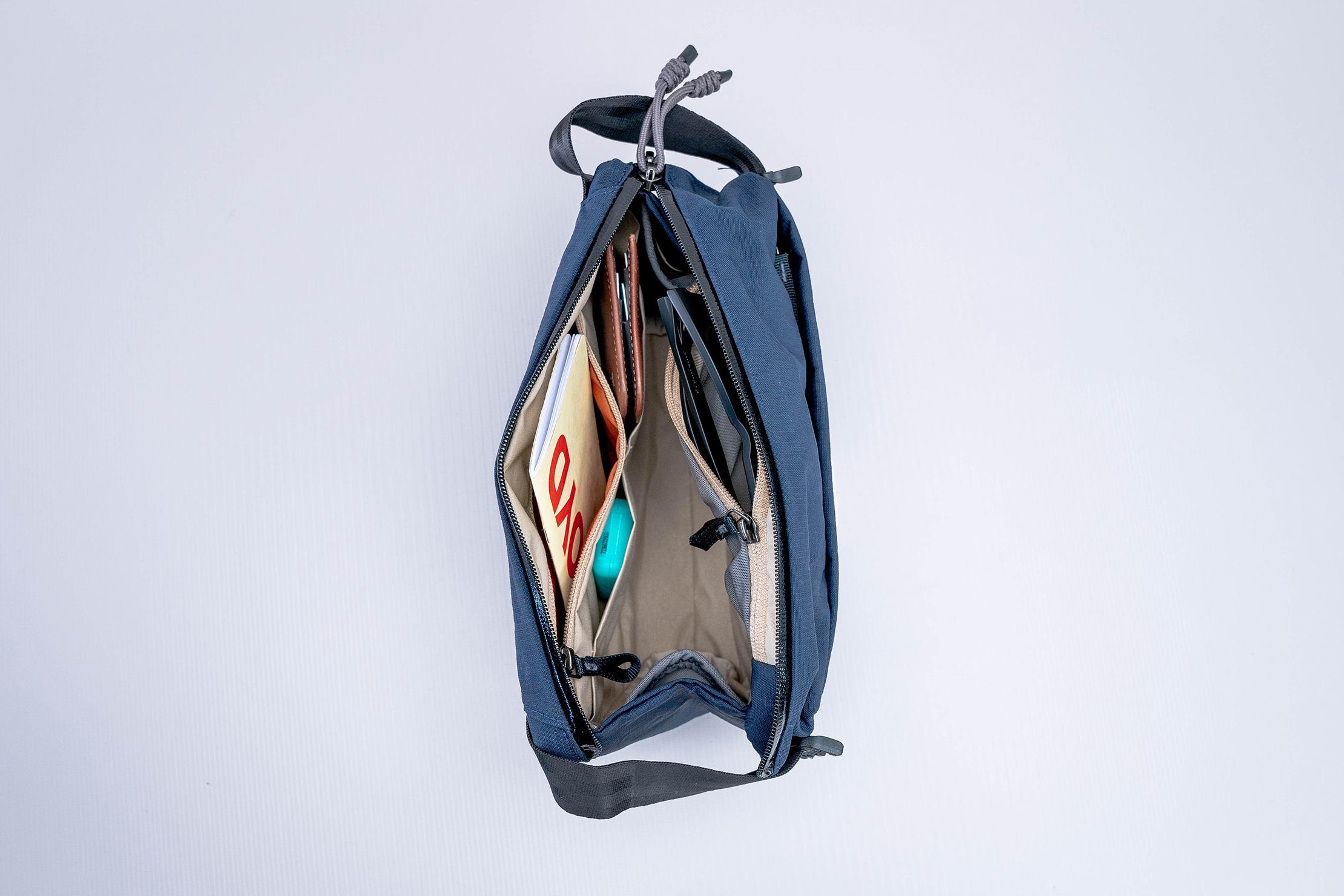 Bellroy Venture Sling 6L Interior