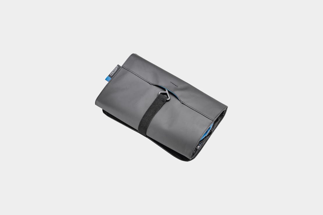 Cocoon Hanging Toiletry Kit Minimalist