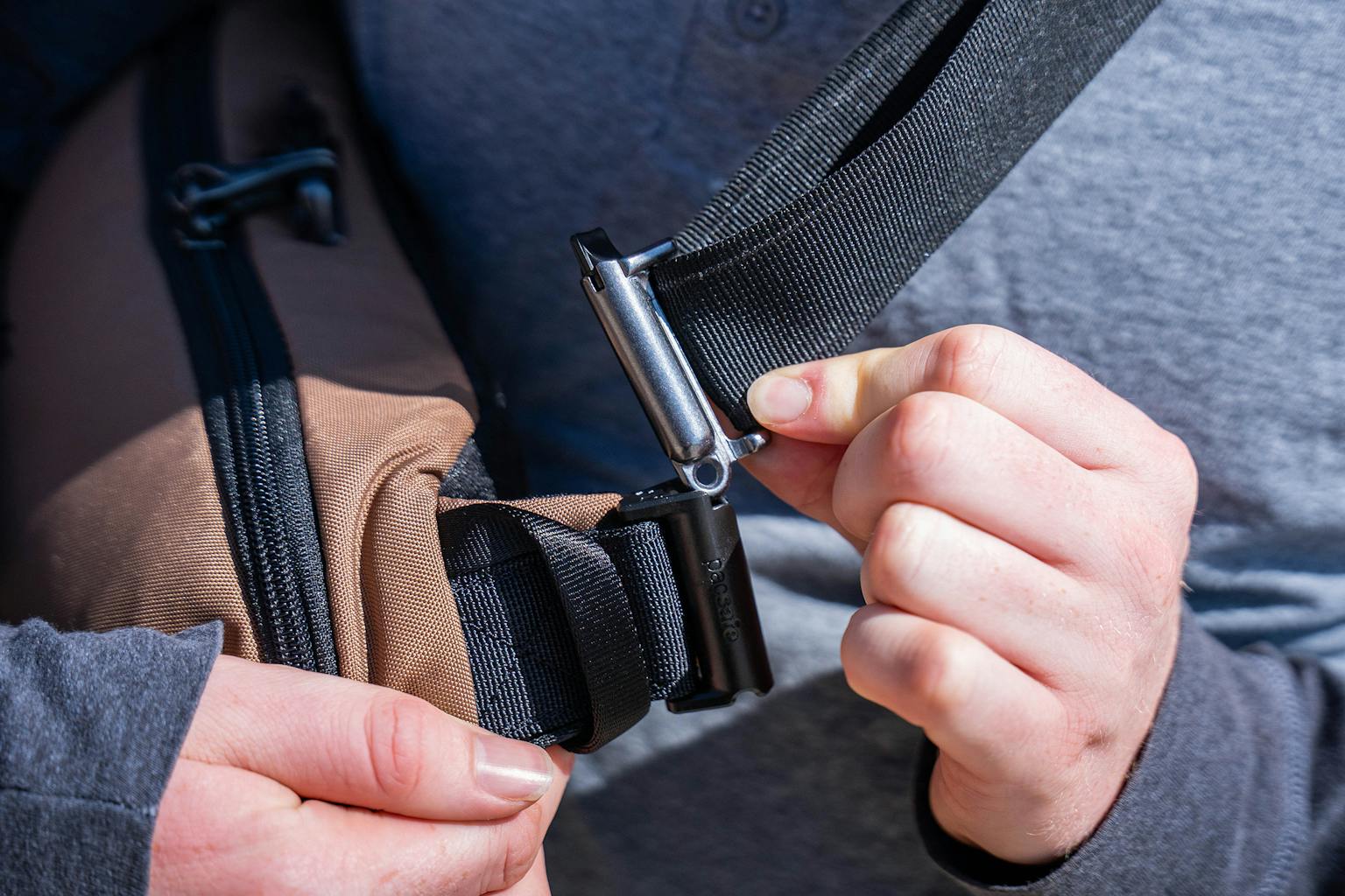 New Carbon Fiber Streamline Anti-theft Sling Bag