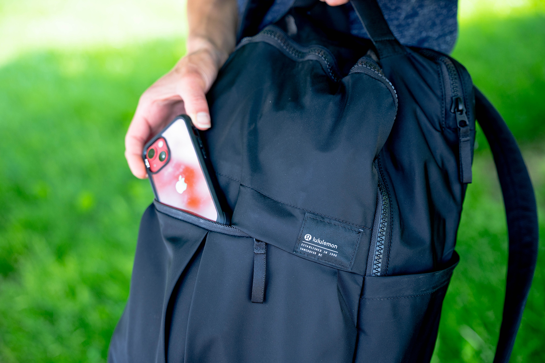 lululemon-everyday-backpack-2-0-23l-in-use