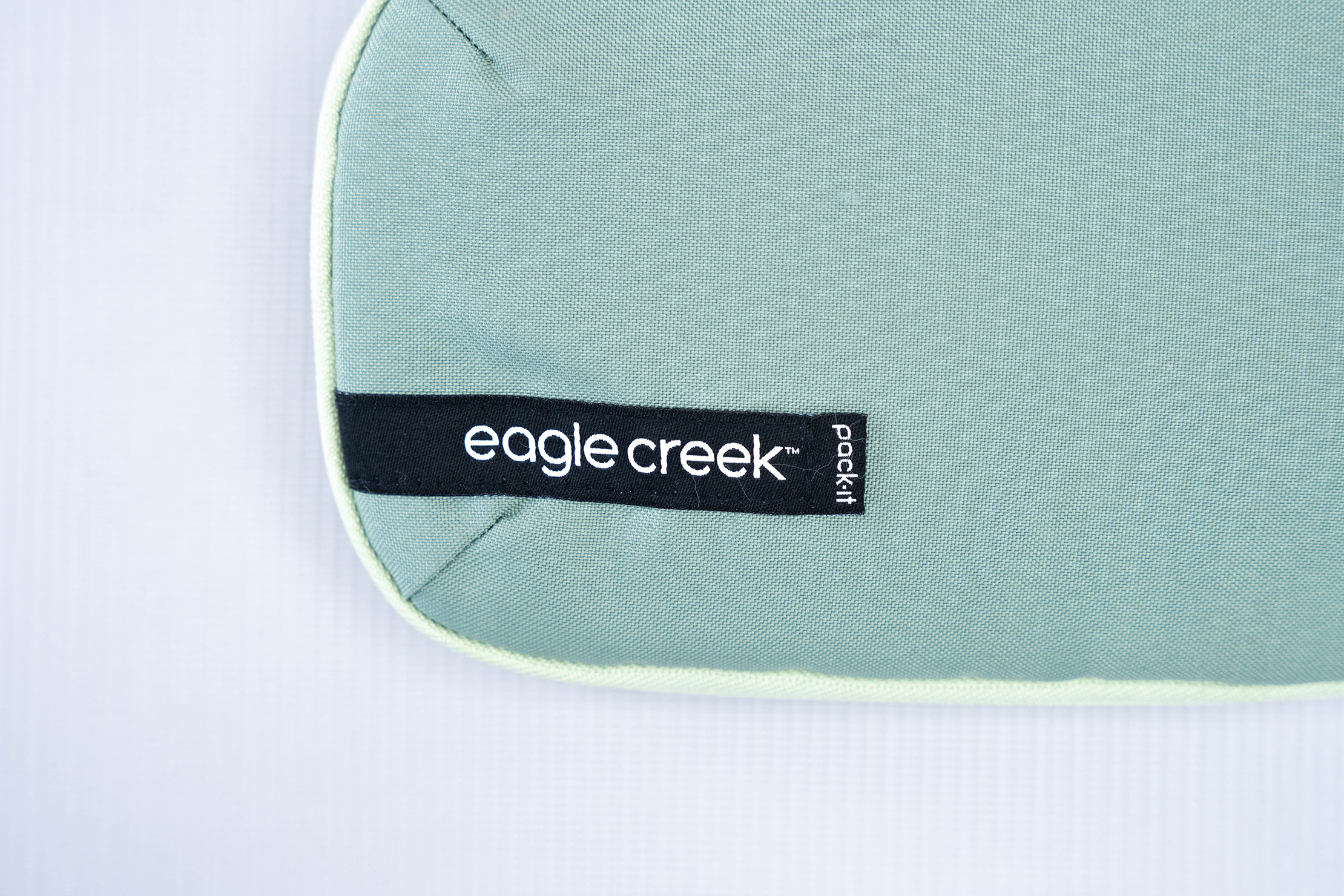 Eagle Creek Pack-It Reveal E-Tools Organizer Mini Review