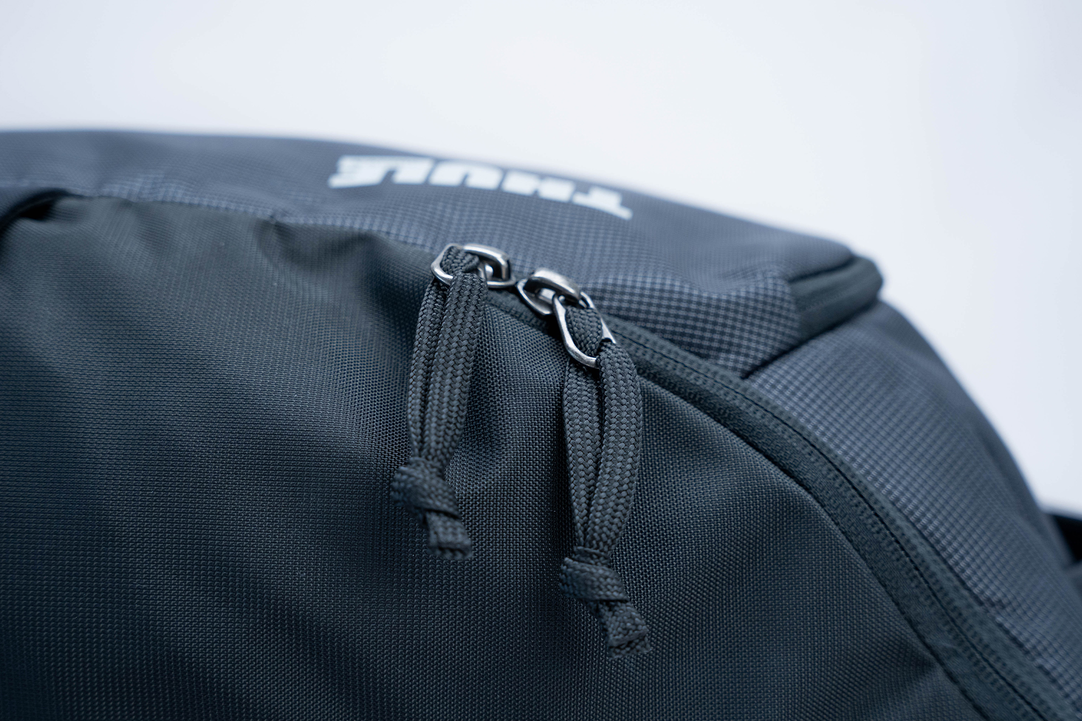 Thule EnRoute 14L Backpack Zipper