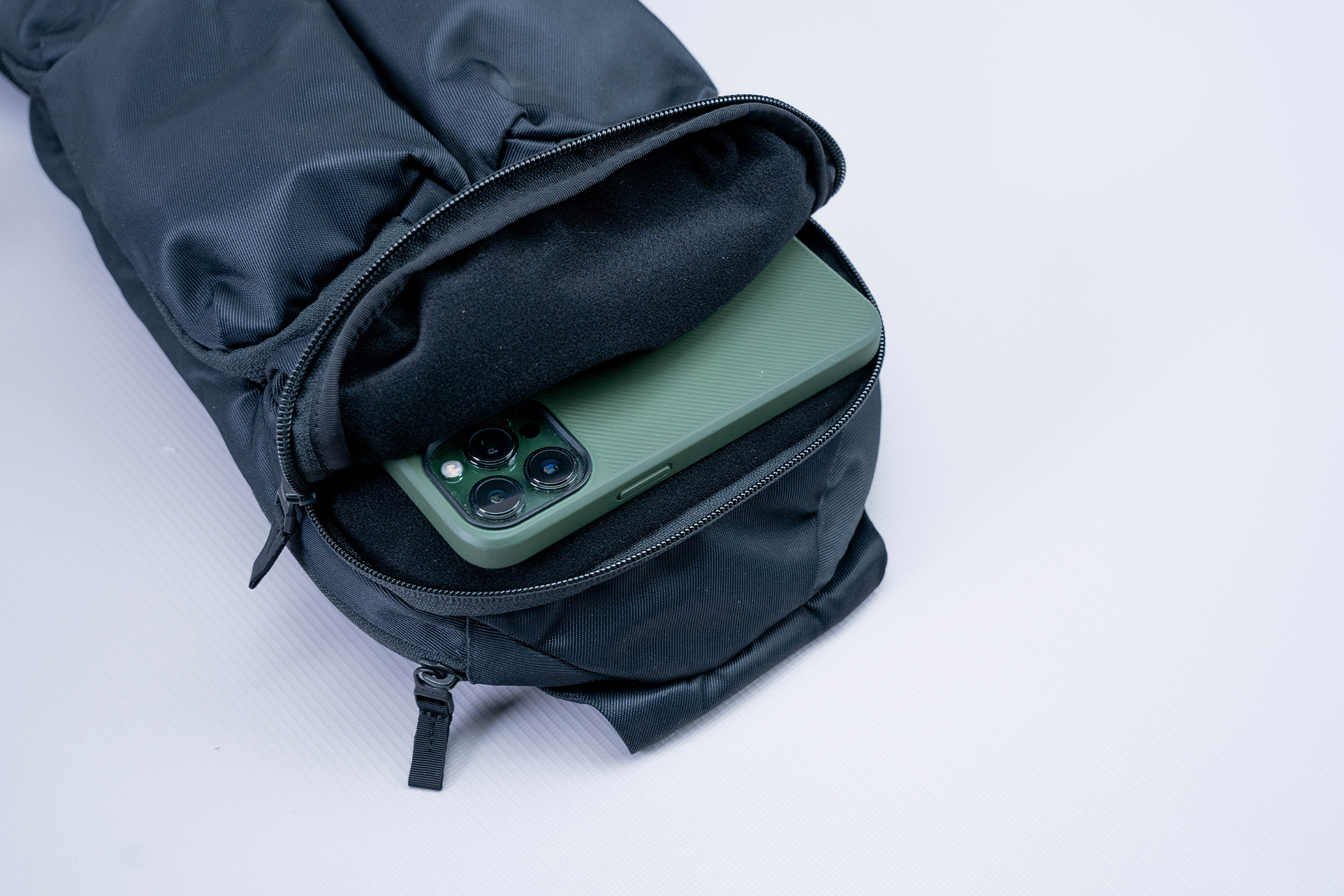 Timbuk2 Vapor Sling Crossbody Bag Phone Pocket