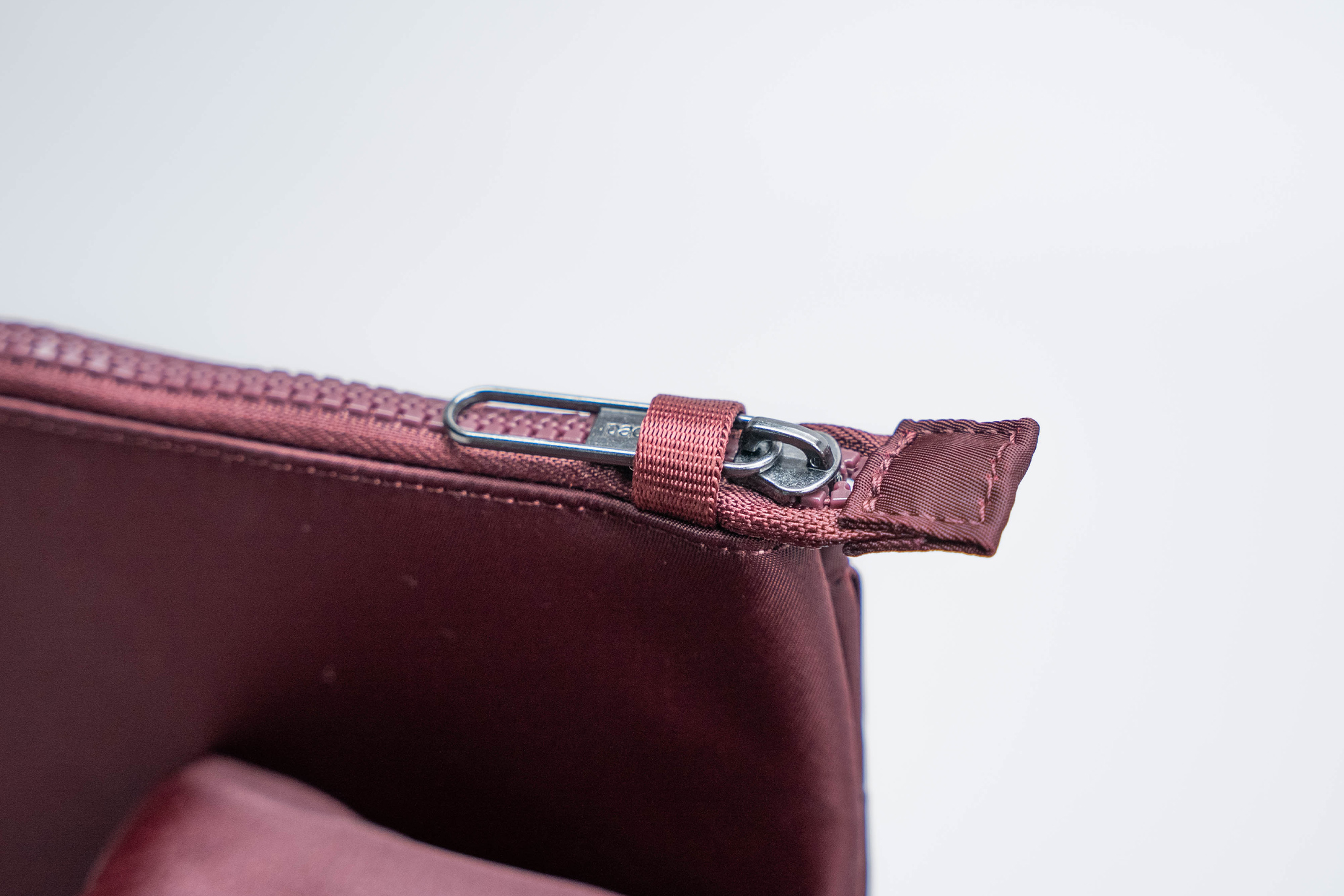 Pacsafe CX Anti-Theft Packable Horizontal Tote Bag Zipper