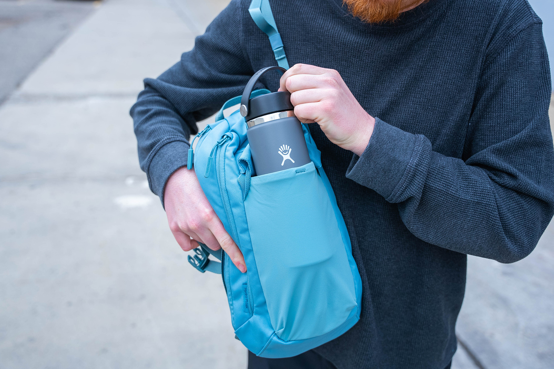 Hydro Flask Slingback Bottle Pack In Use