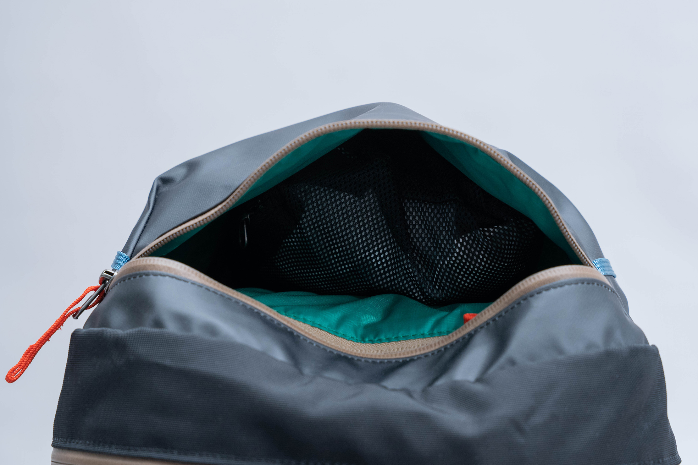 Cotopaxi Vaya 18L Backpack (Cada Dia) Open