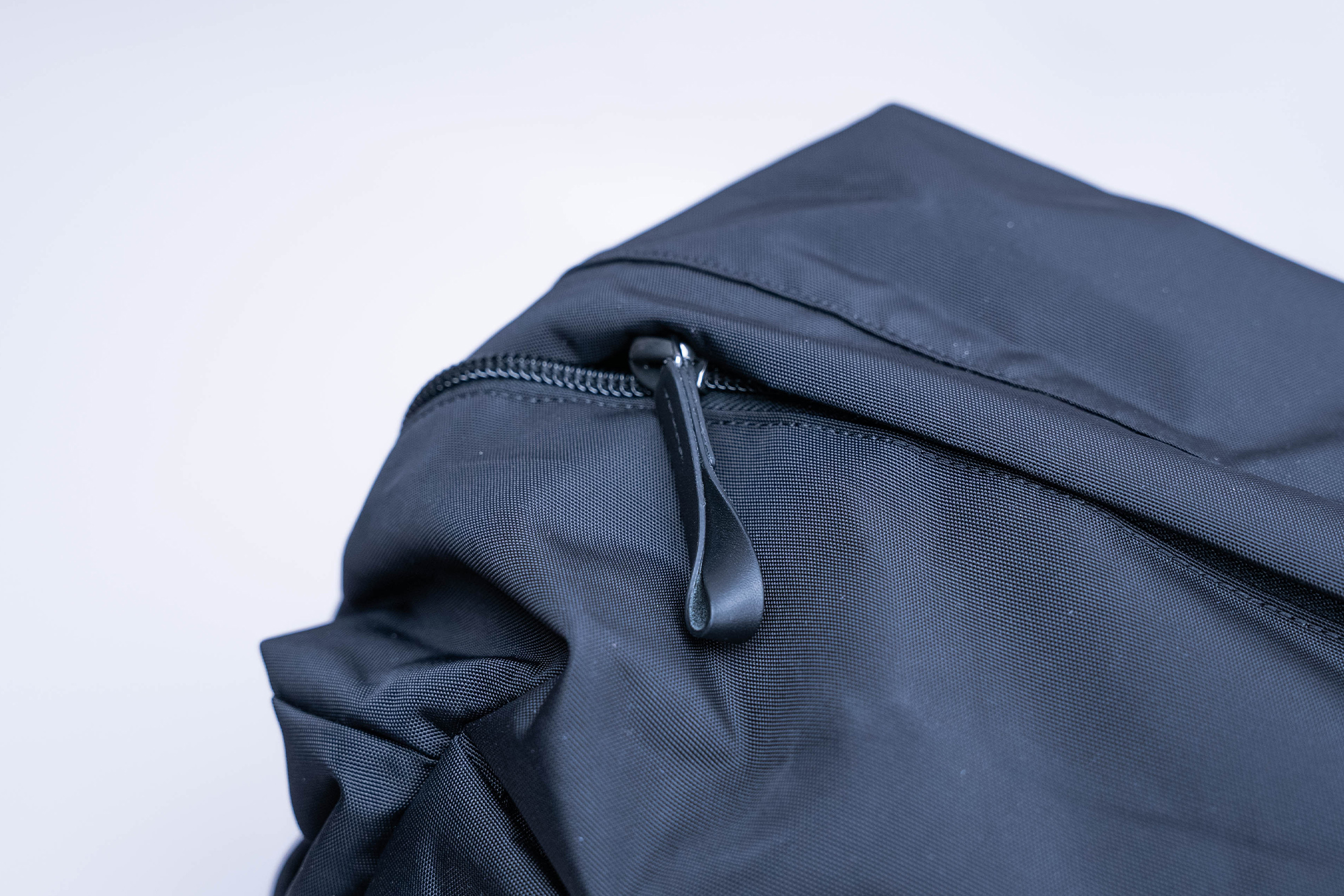 Bellroy Classic Weekender Zipper Pull 2