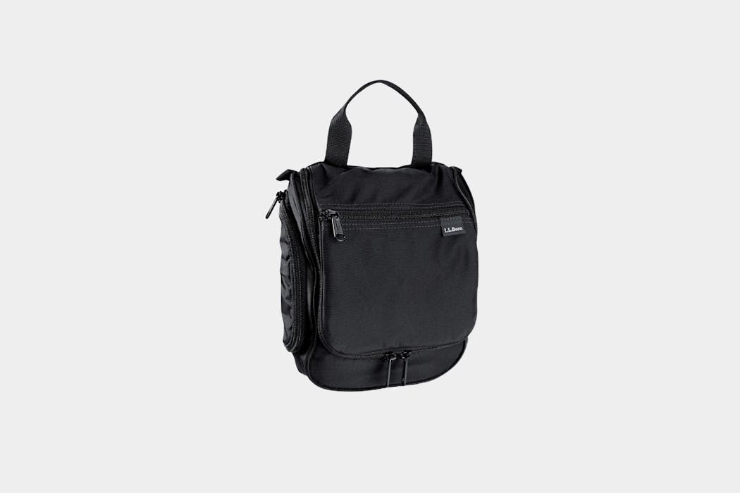 https://cdn.packhacker.com/2022/11/b50d50b3-l-l-bean-personal-organizer-toiletry-bag.jpg?auto=compress&auto=format&w=1050&h=700&fit=crop