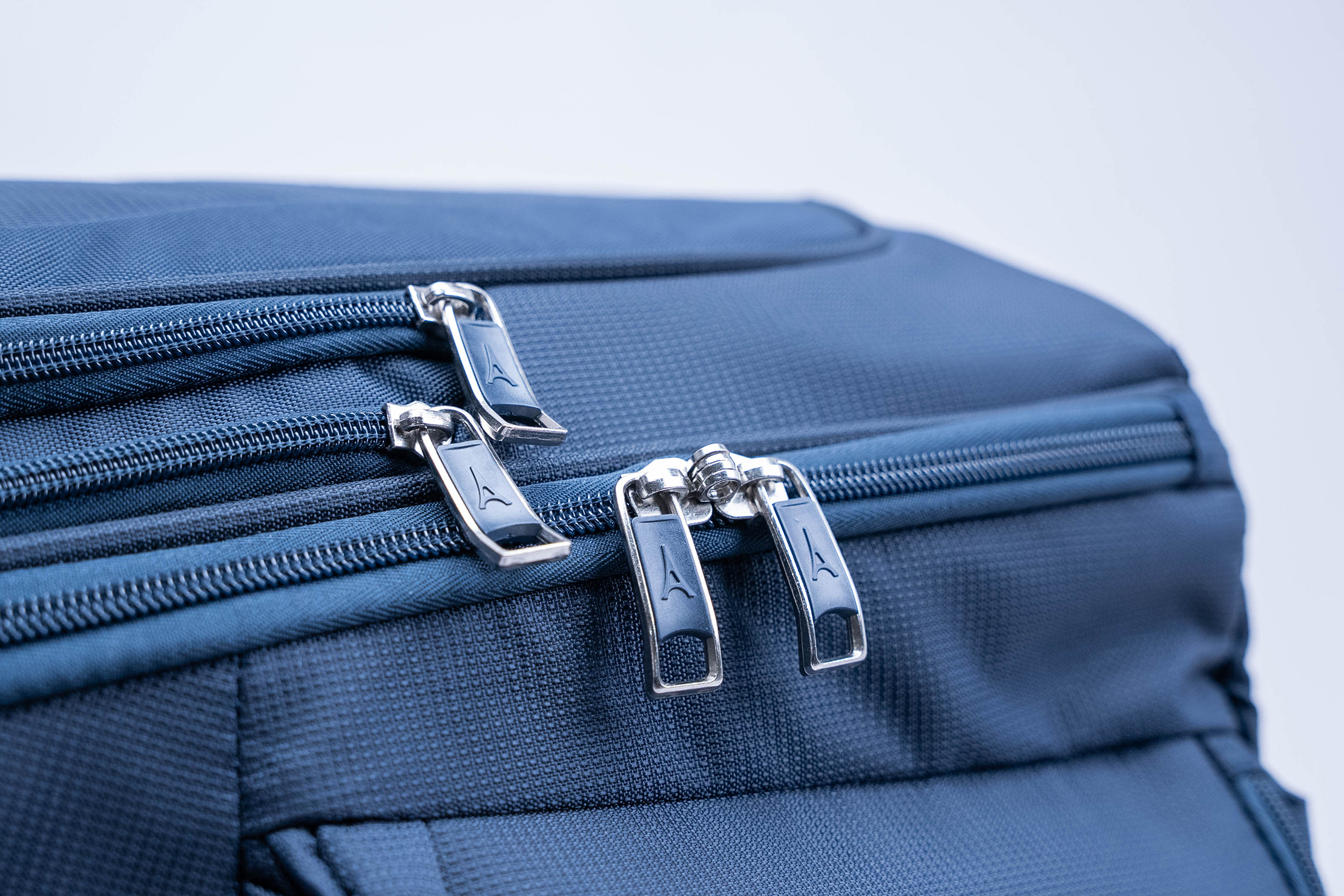 Travelpro Maxlite 5 Laptop Backpack Zippers
