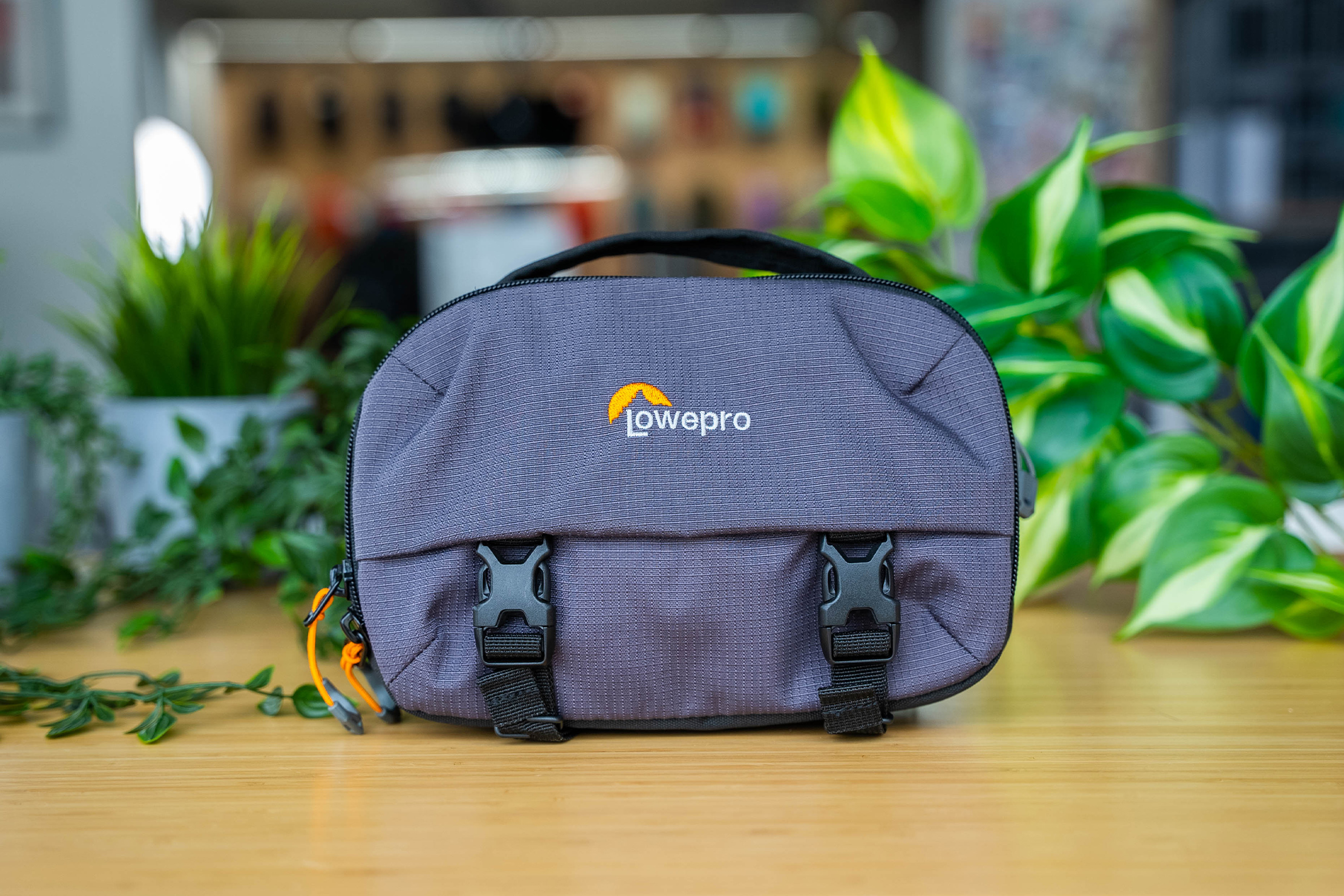 Lowepro Trekker Lite HP 100 Front