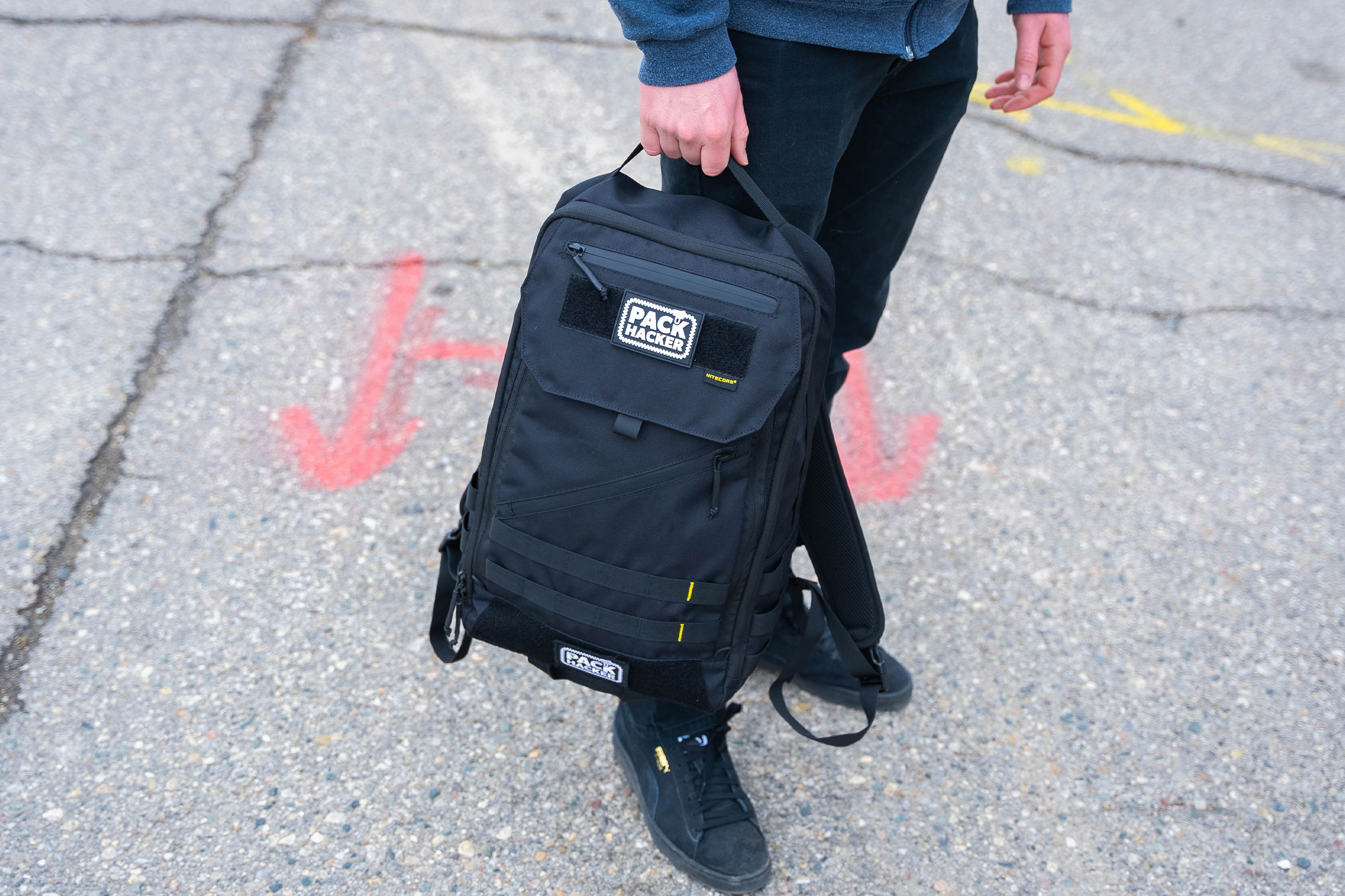 NITECORE BP23 Commuter Backpack Carry Handle 1
