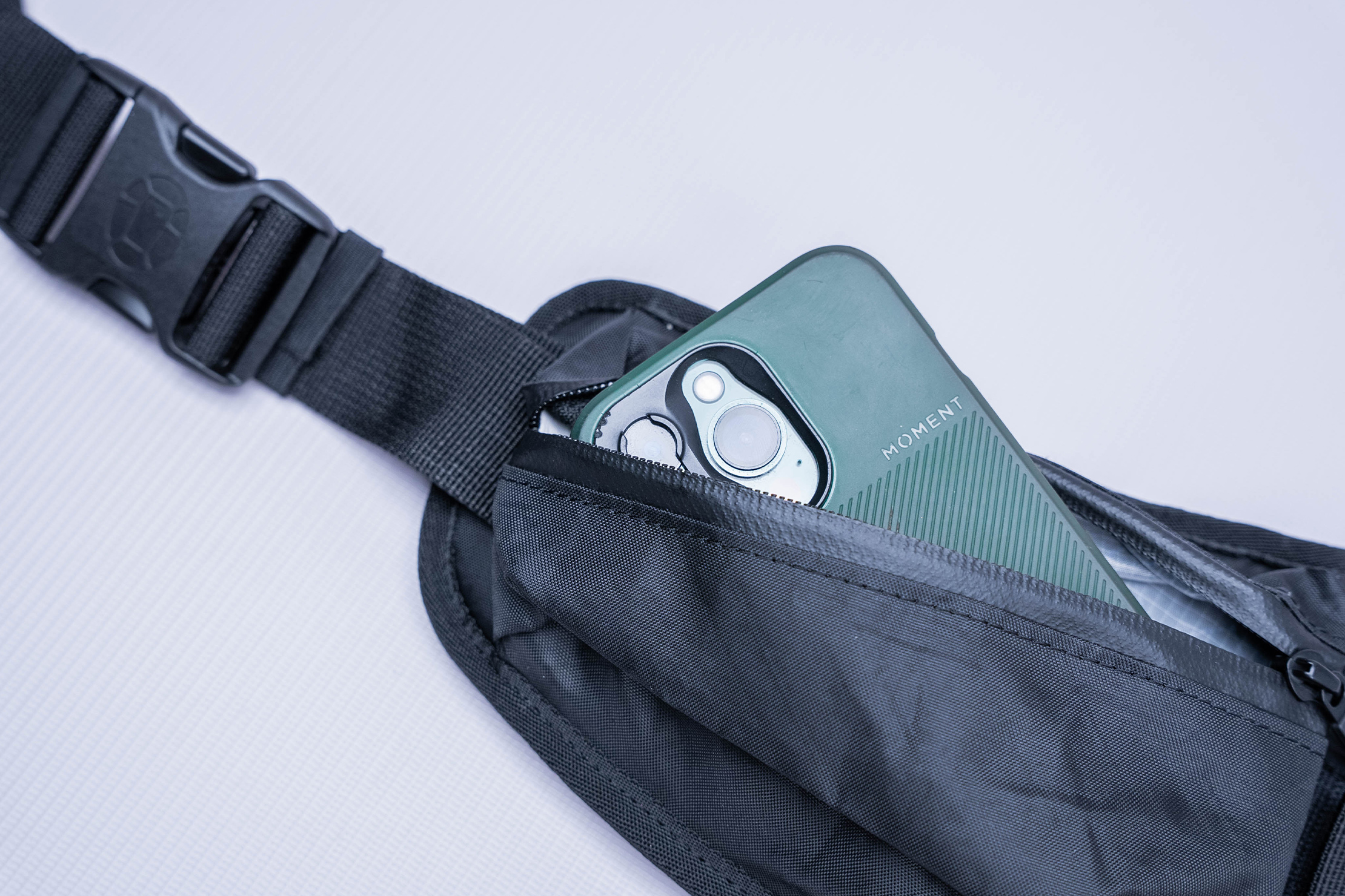 Tortuga Travel Backpack 40L (V4) Cellphone