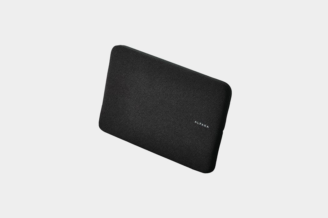 ALPAKA Slim Laptop Sleeve