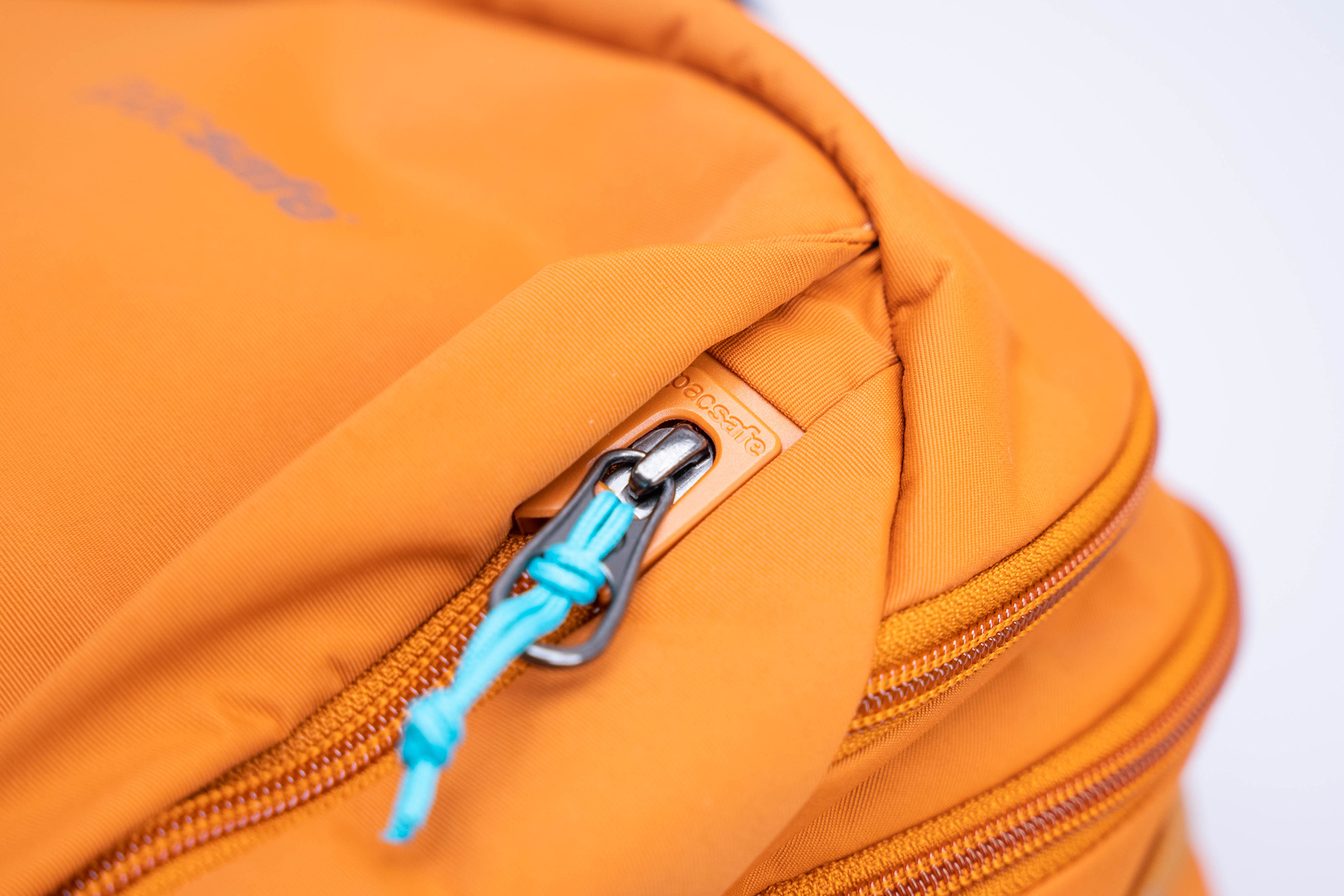 Pacsafe Eco 25L Anti-Theft Backpack Zipper