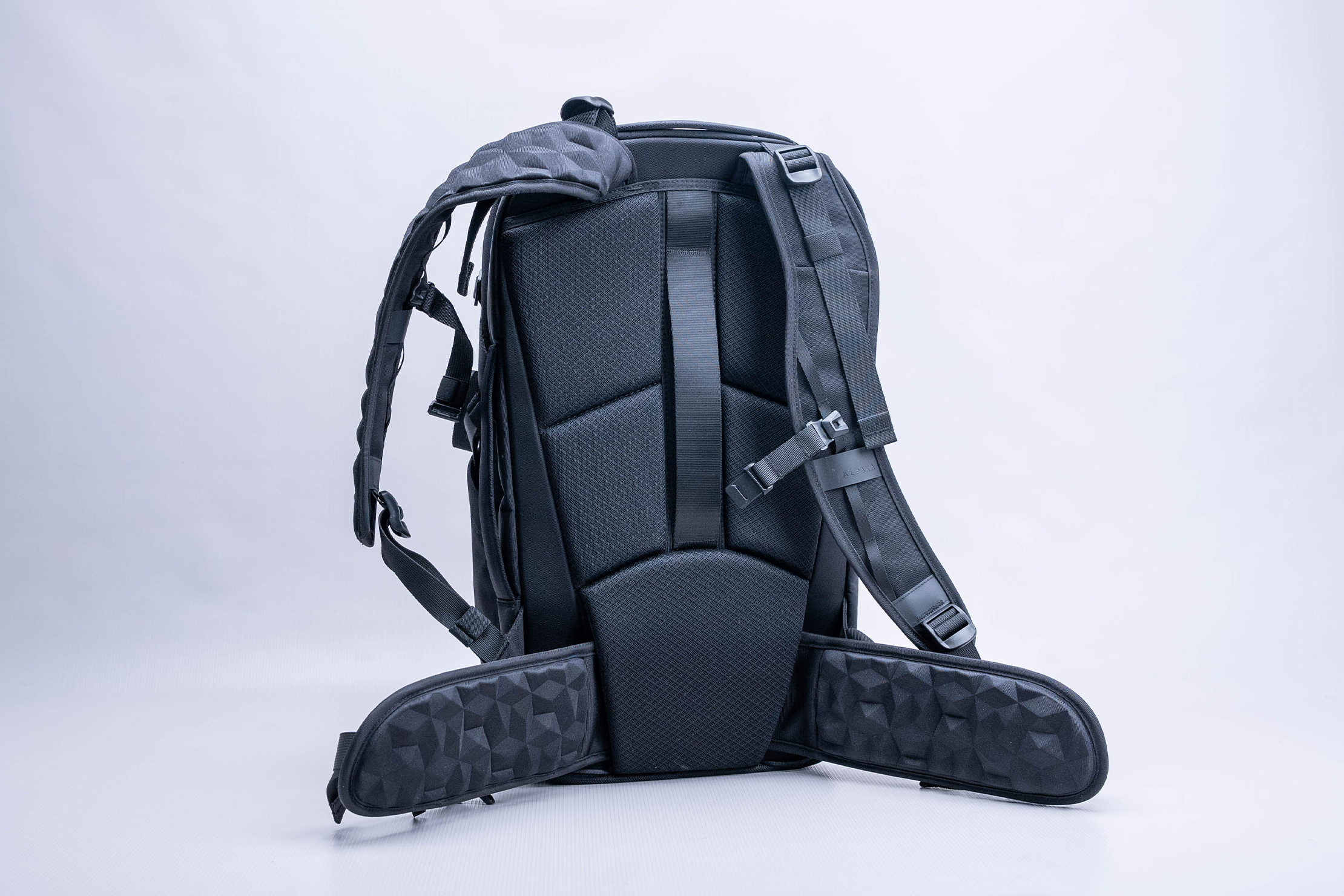 ALPAKA Elements Travel Backpack Review Pack Hacker