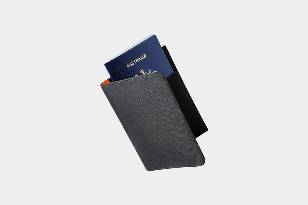 ALPAKA ARK Bifold Passport Wallet Review | Pack Hacker